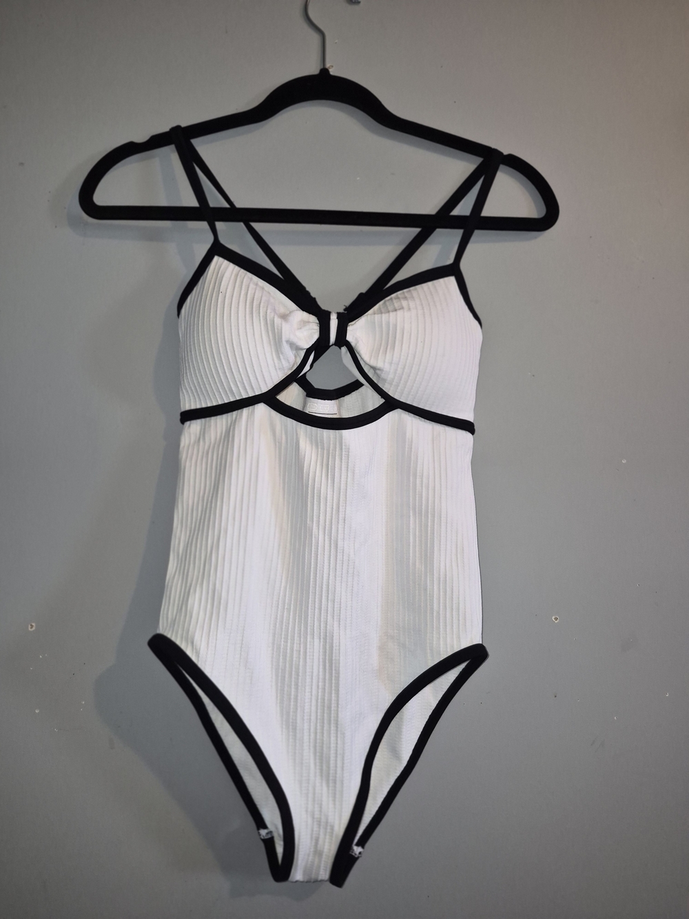 OQQ White Ribbed Contrast-Trim Bodysuit